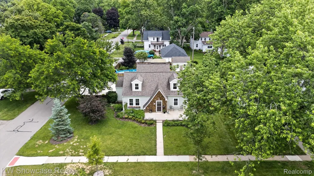 215 S Houghton Street Milford Village MI 48381