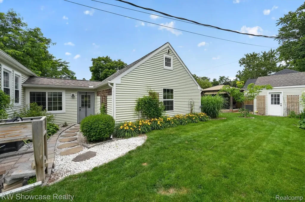 215 S Houghton Street Milford Village MI 48381