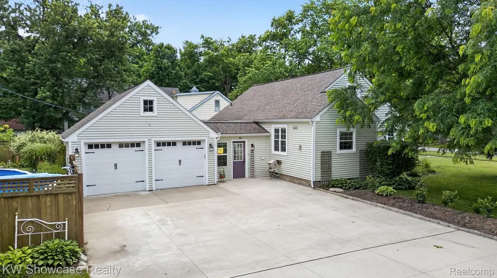 215 S Houghton Street Milford Village MI 48381