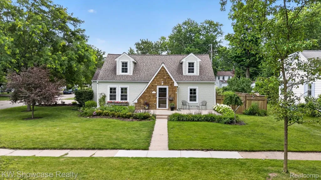 215 S Houghton Street Milford Village MI 48381