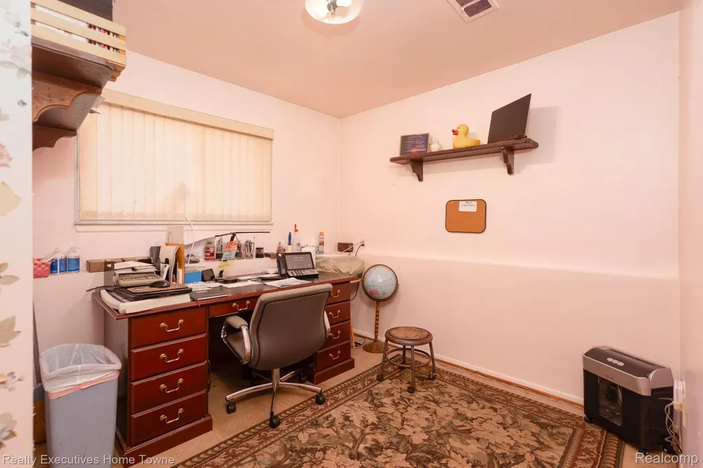 30539 Lund Avenue Warren City MI 48093