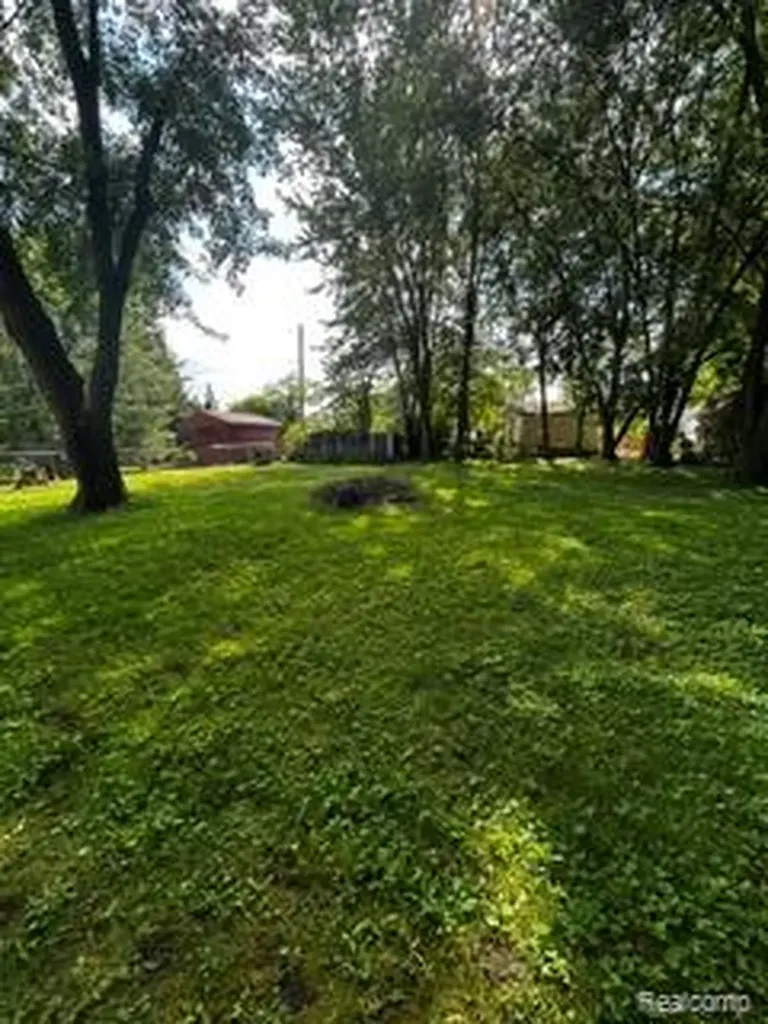 39751 Sylvia Street Harrison Charter Township MI 48045