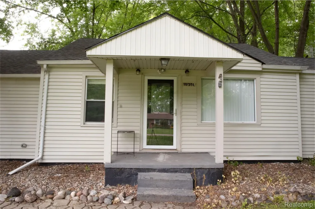 39751 Sylvia Street Harrison Charter Township MI 48045