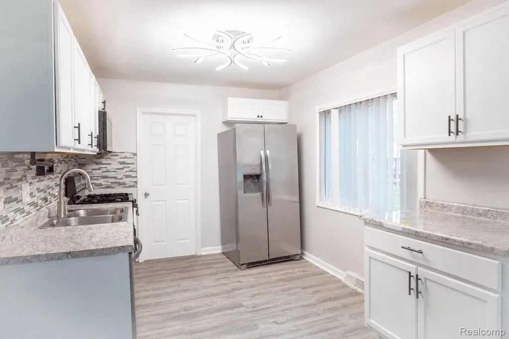 39751 Sylvia Street Harrison Charter Township MI 48045