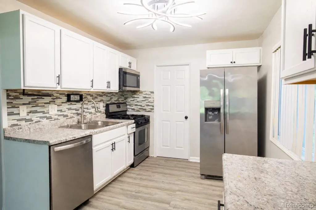 39751 Sylvia Street Harrison Charter Township MI 48045