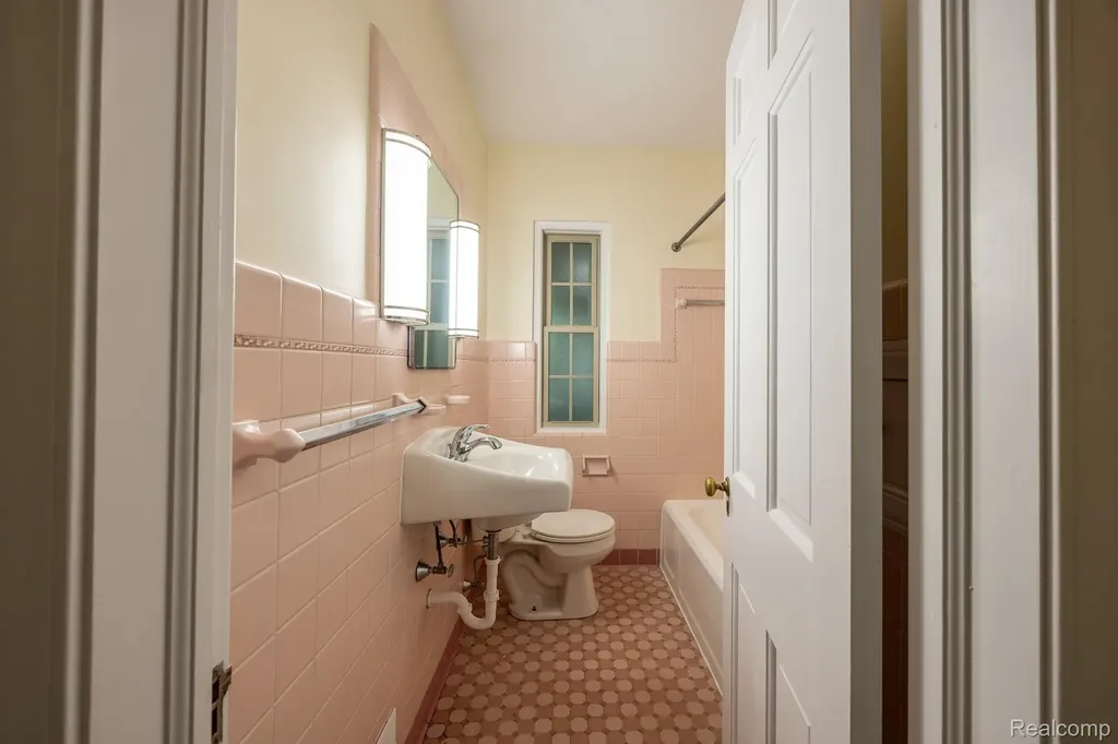 2019 Glendale Avenue Flint City MI 48503