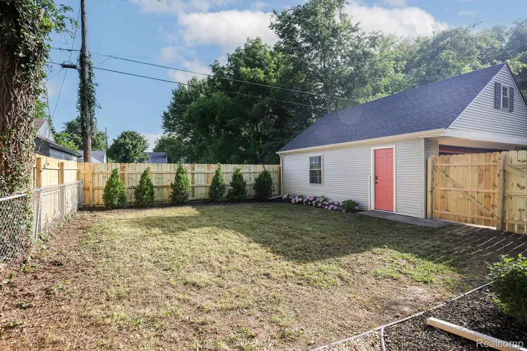 2019 Glendale Avenue Flint City MI 48503