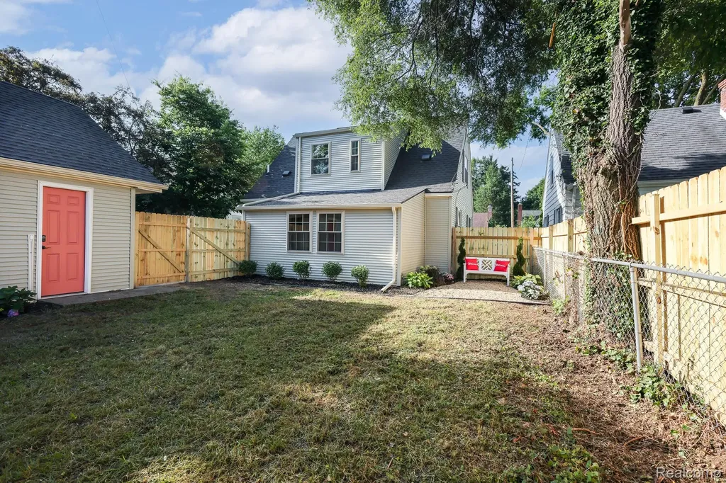 2019 Glendale Avenue Flint City MI 48503