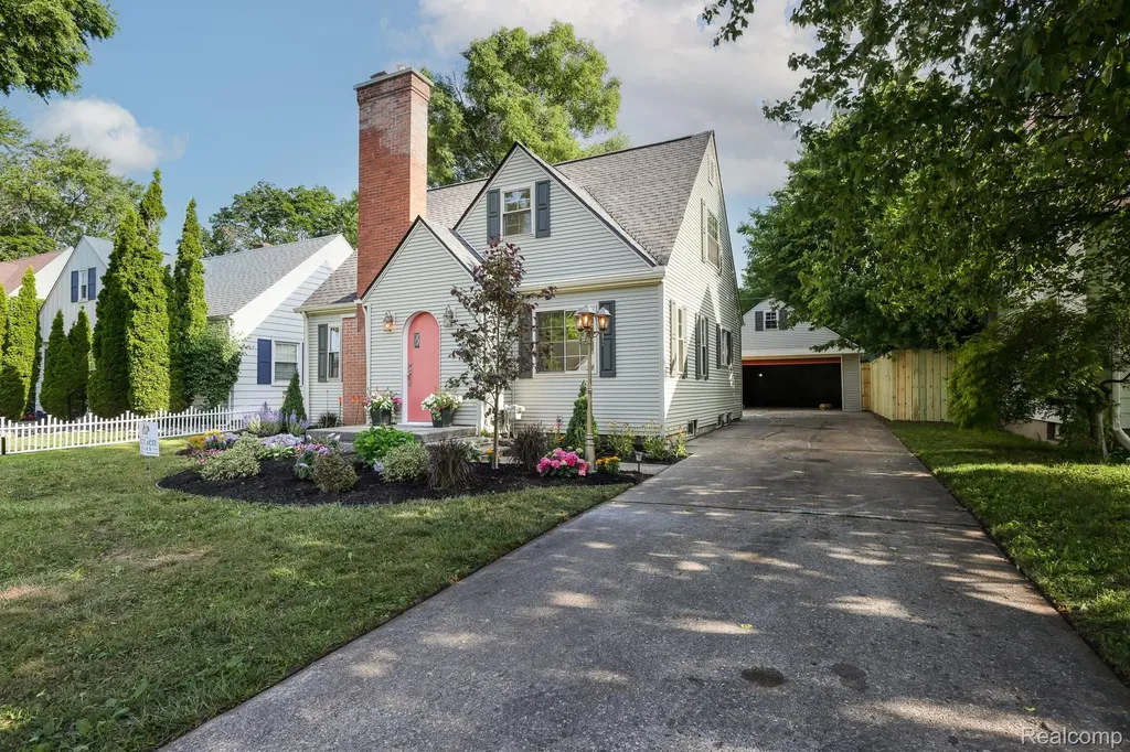 2019 Glendale Avenue Flint City MI 48503