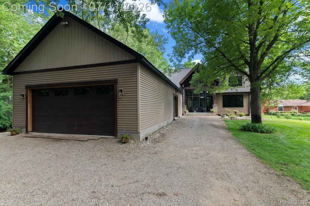 11590 Sumpter Drive Green Oak Township MI 48178