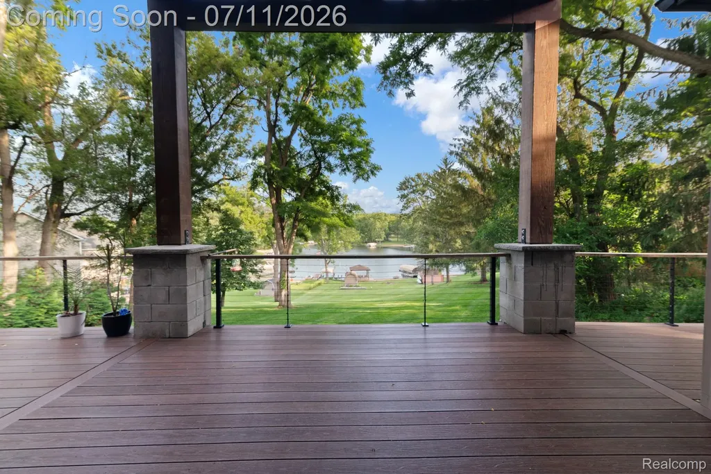 11590 Sumpter Drive Green Oak Township MI 48178