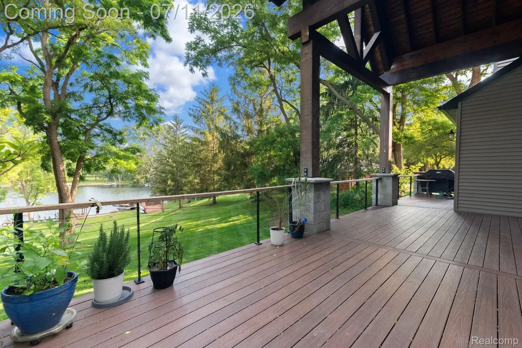 11590 Sumpter Drive Green Oak Township MI 48178
