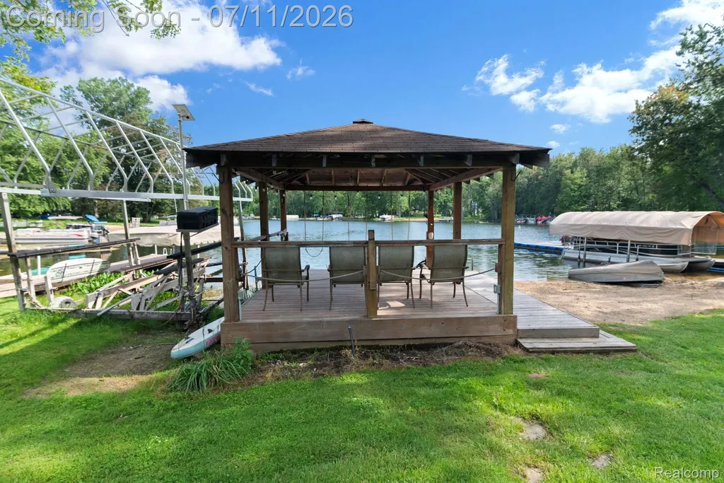11590 Sumpter Drive Green Oak Township MI 48178