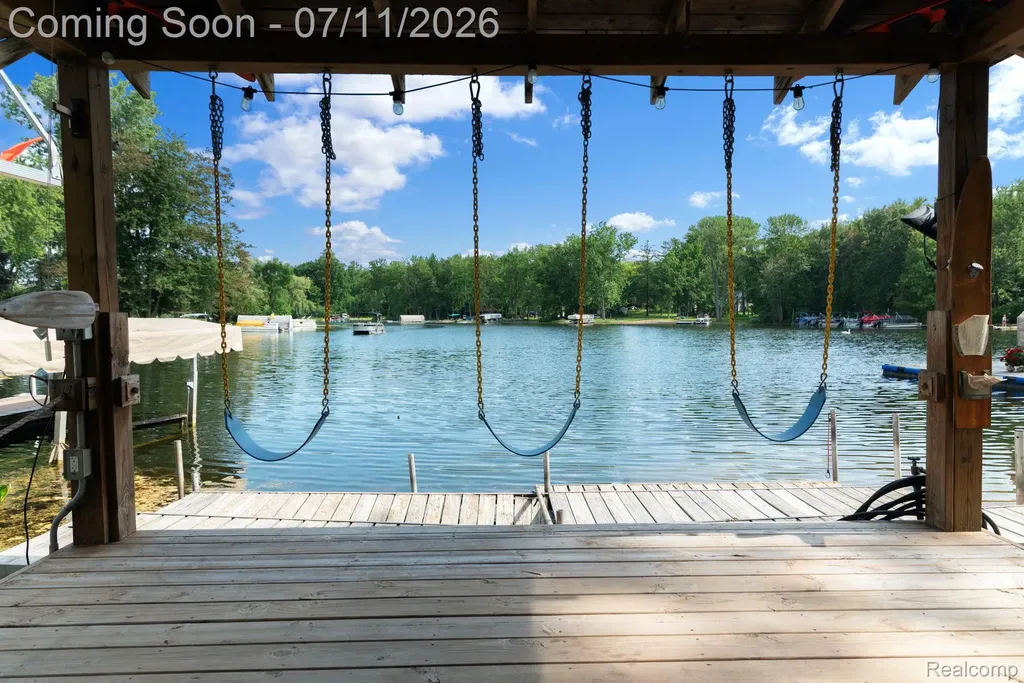 11590 Sumpter Drive Green Oak Township MI 48178