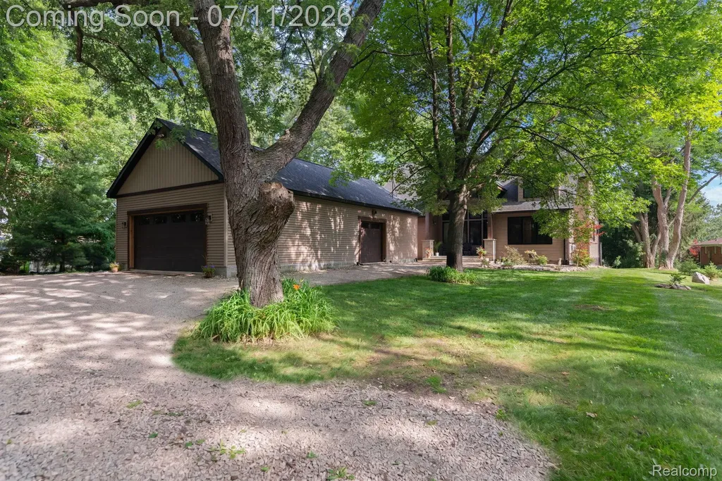 11590 Sumpter Drive Green Oak Township MI 48178