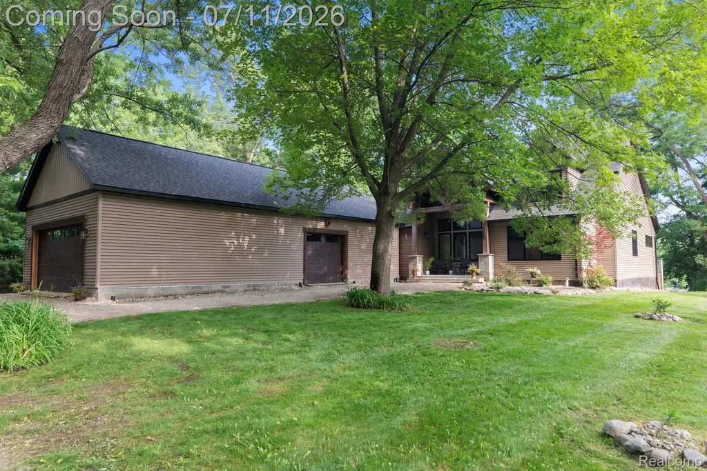 11590 Sumpter Drive Green Oak Township MI 48178