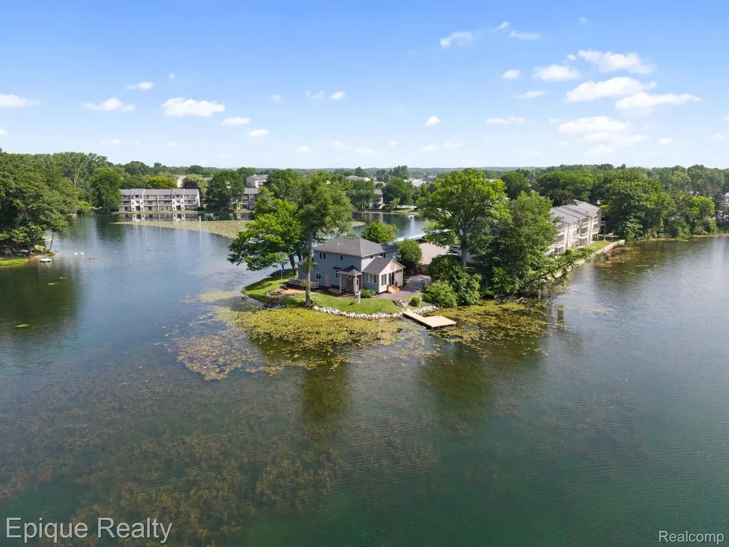 800 Kimberly Orion Charter Township MI 48362