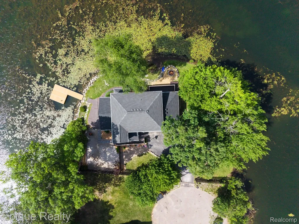 800 Kimberly Orion Charter Township MI 48362