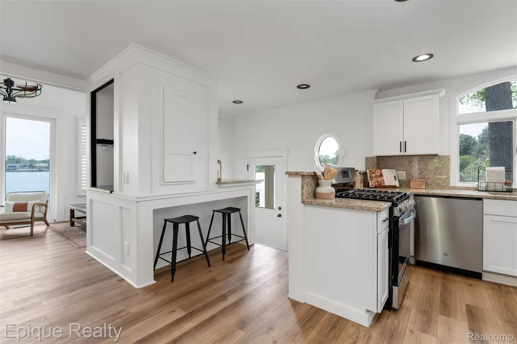 800 Kimberly Orion Charter Township MI 48362