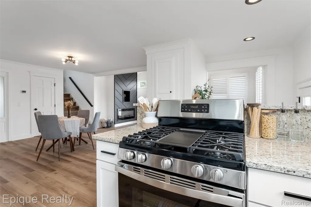 800 Kimberly Orion Charter Township MI 48362