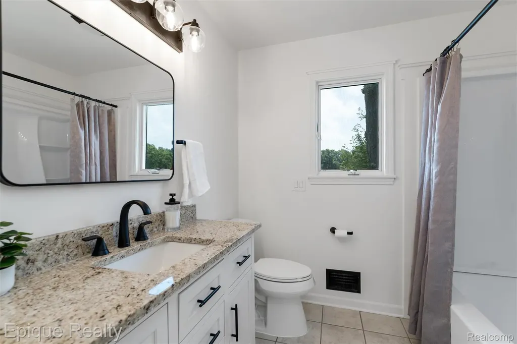800 Kimberly Orion Charter Township MI 48362