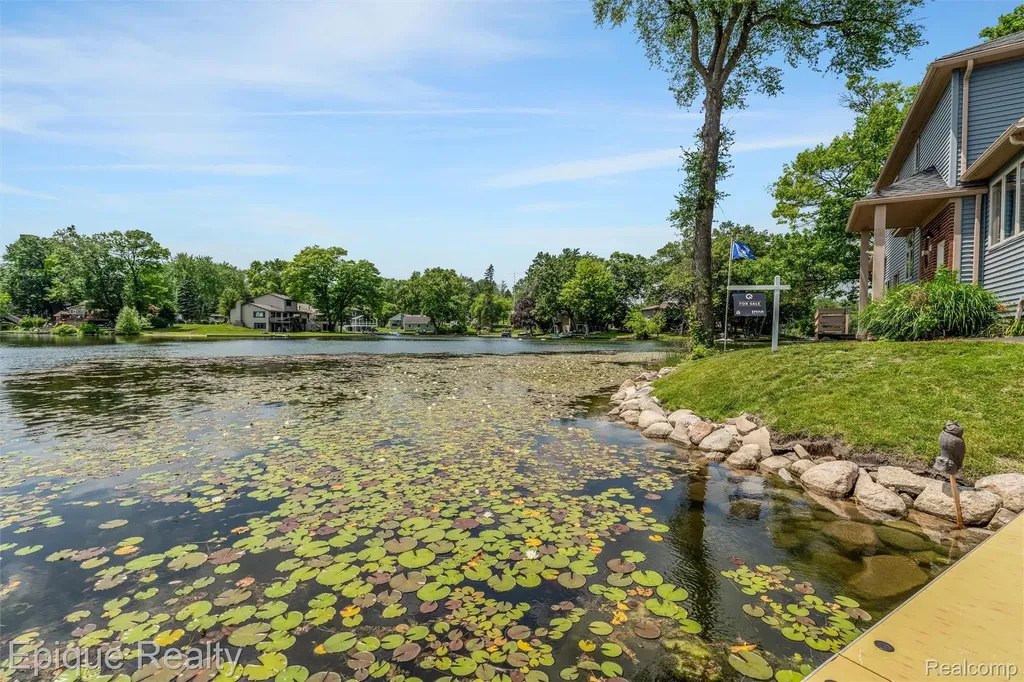 800 Kimberly Orion Charter Township MI 48362
