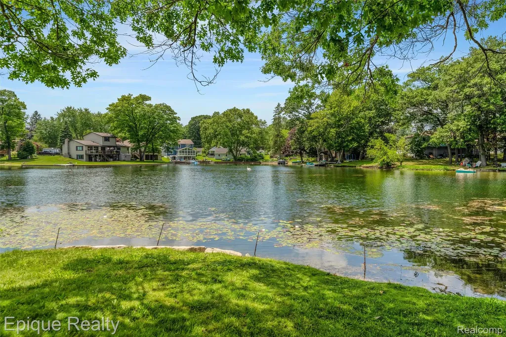 800 Kimberly Orion Charter Township MI 48362