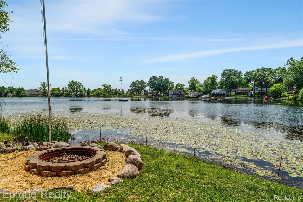 800 Kimberly Orion Charter Township MI 48362