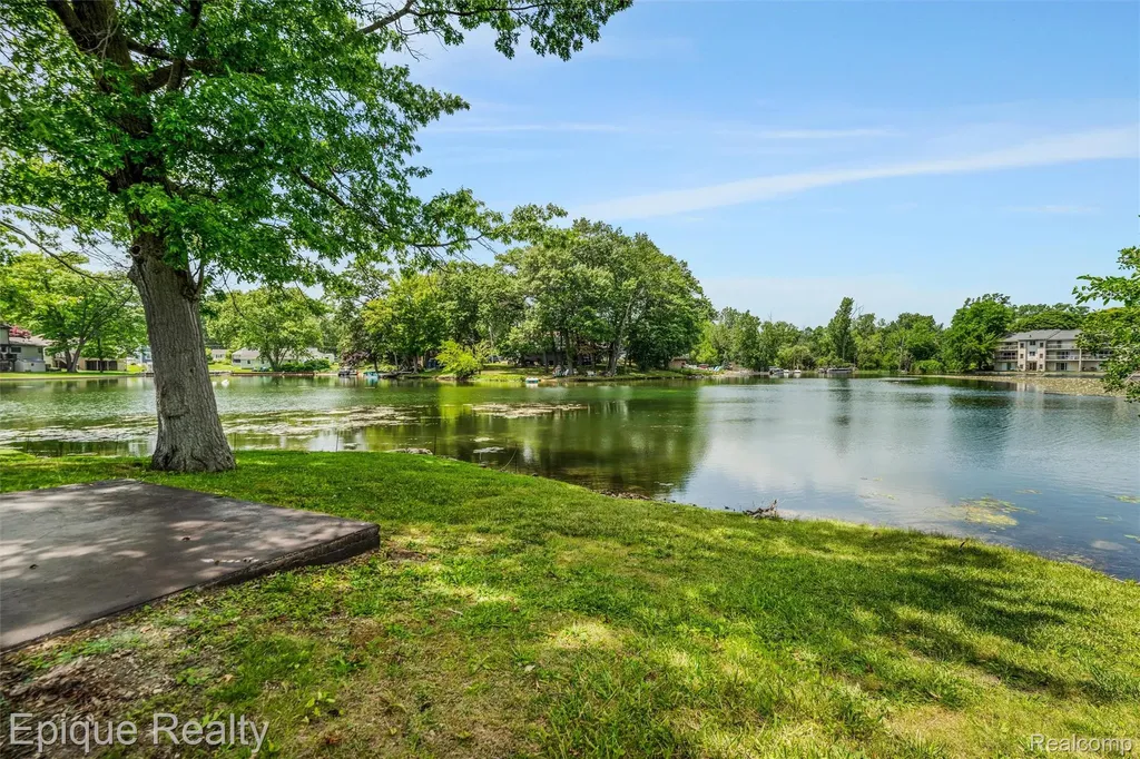800 Kimberly Orion Charter Township MI 48362