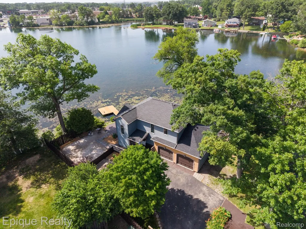 800 Kimberly Orion Charter Township MI 48362