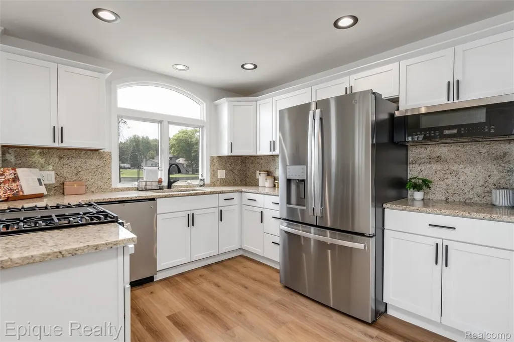 800 Kimberly Orion Charter Township MI 48362