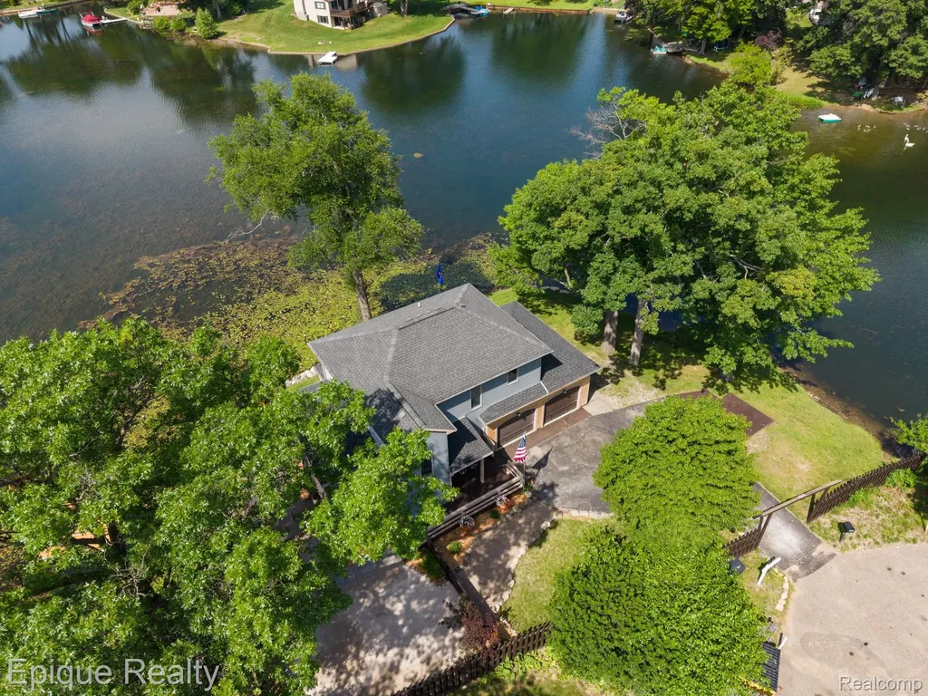 800 Kimberly Orion Charter Township MI 48362