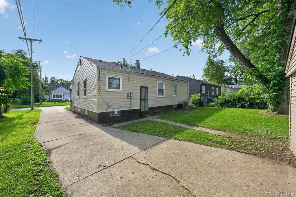 1044 Magnolia Drive Inkster City MI 48141