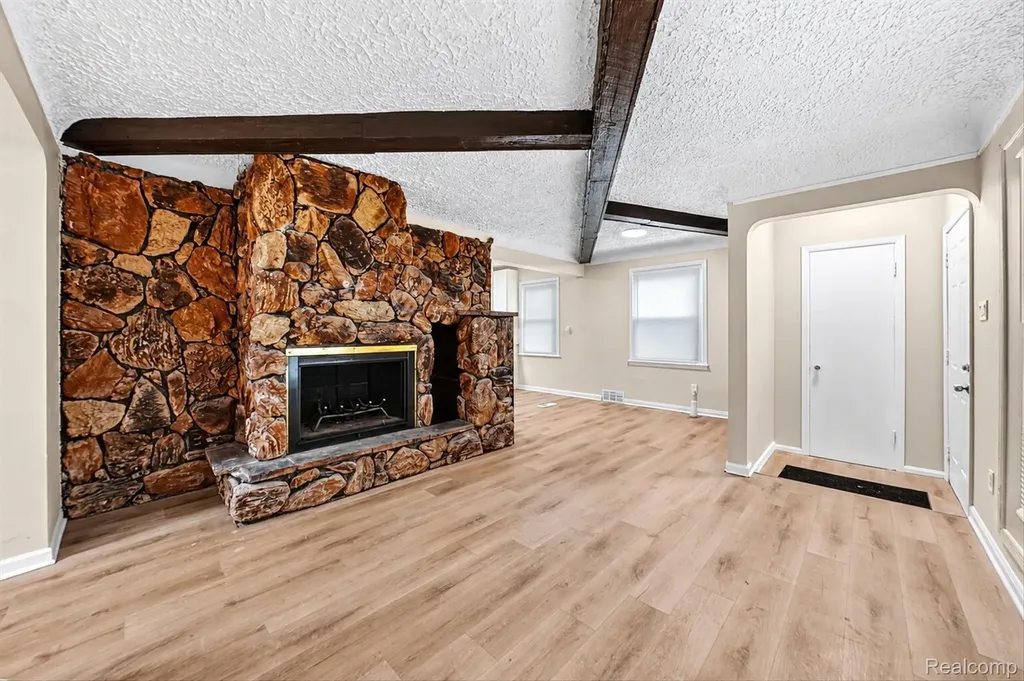 1044 Magnolia Drive Inkster City MI 48141