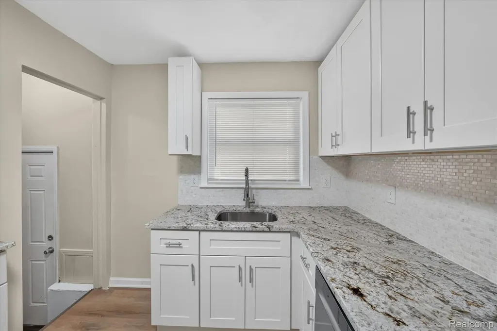 1044 Magnolia Drive Inkster City MI 48141