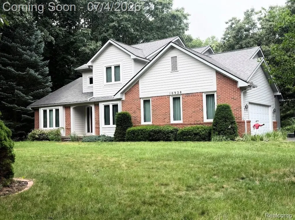 10928 Sunny Ridge Court Hamburg Township MI 48169