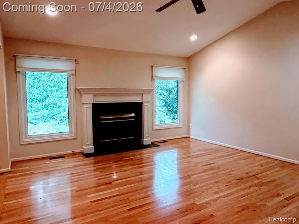10928 Sunny Ridge Court Hamburg Township MI 48169