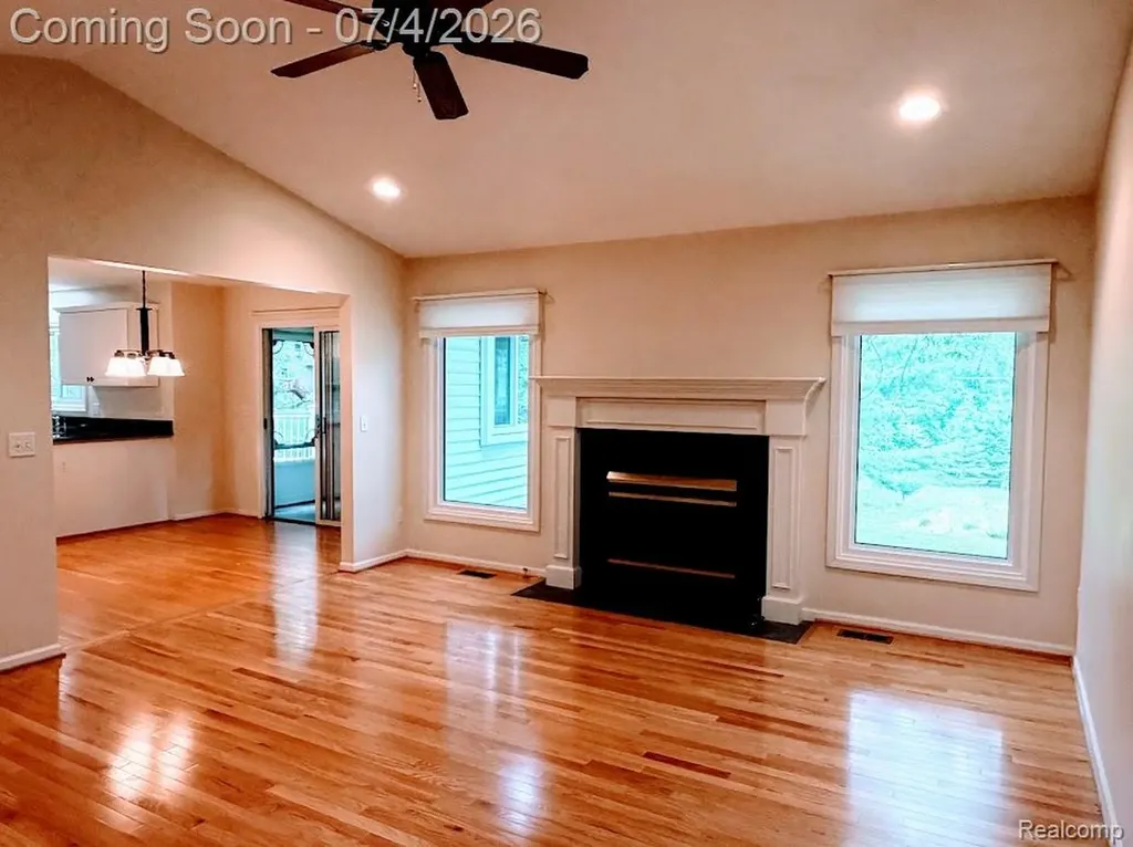 10928 Sunny Ridge Court Hamburg Township MI 48169
