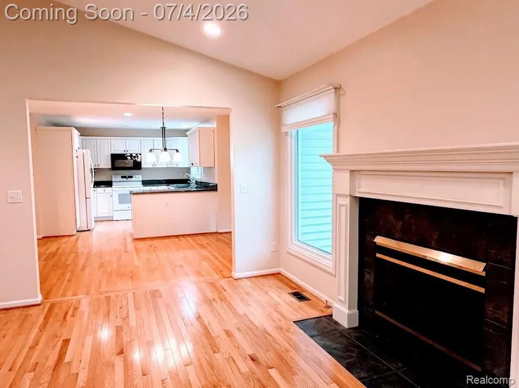 10928 Sunny Ridge Court Hamburg Township MI 48169
