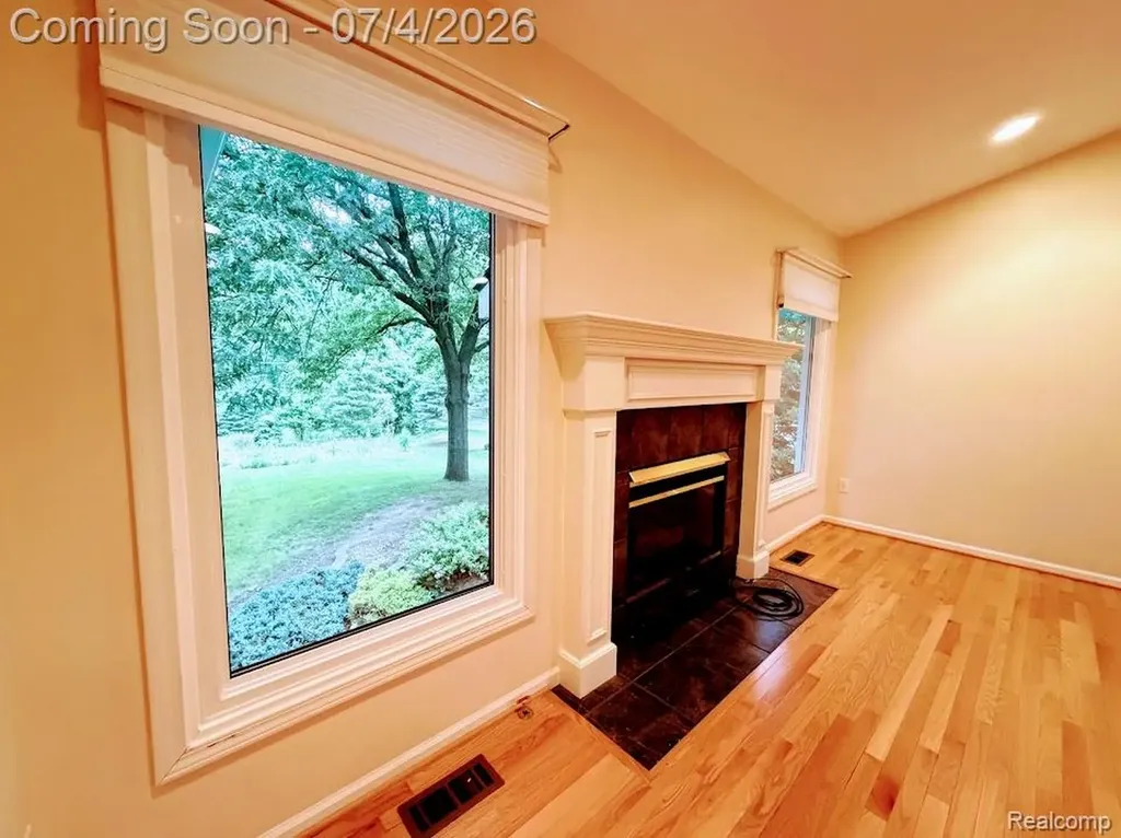 10928 Sunny Ridge Court Hamburg Township MI 48169