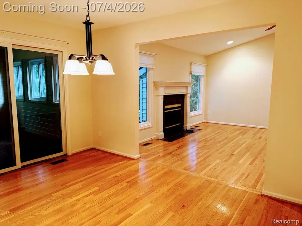 10928 Sunny Ridge Court Hamburg Township MI 48169