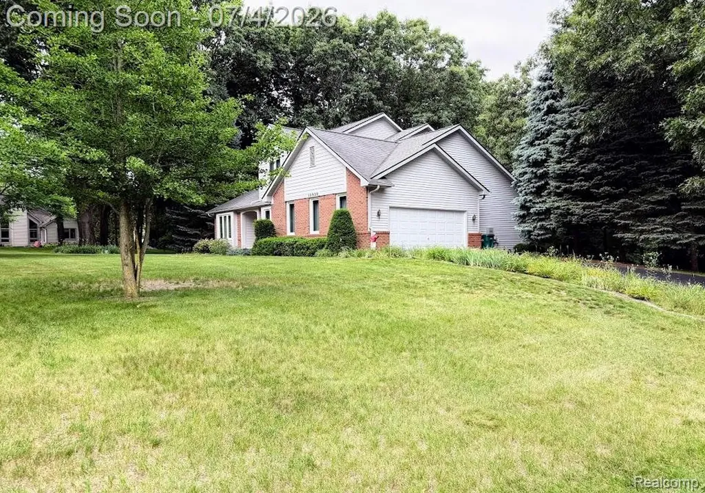 10928 Sunny Ridge Court Hamburg Township MI 48169