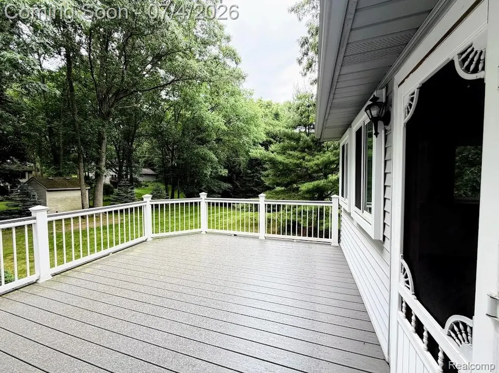 10928 Sunny Ridge Court Hamburg Township MI 48169
