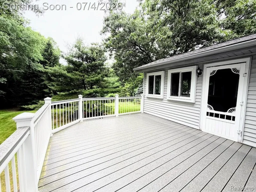 10928 Sunny Ridge Court Hamburg Township MI 48169