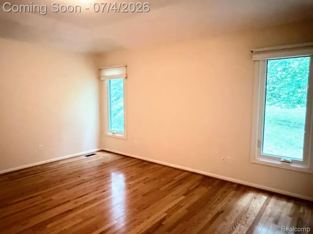 10928 Sunny Ridge Court Hamburg Township MI 48169