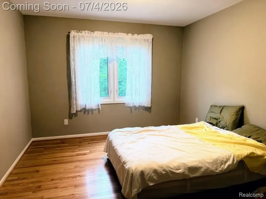 10928 Sunny Ridge Court Hamburg Township MI 48169