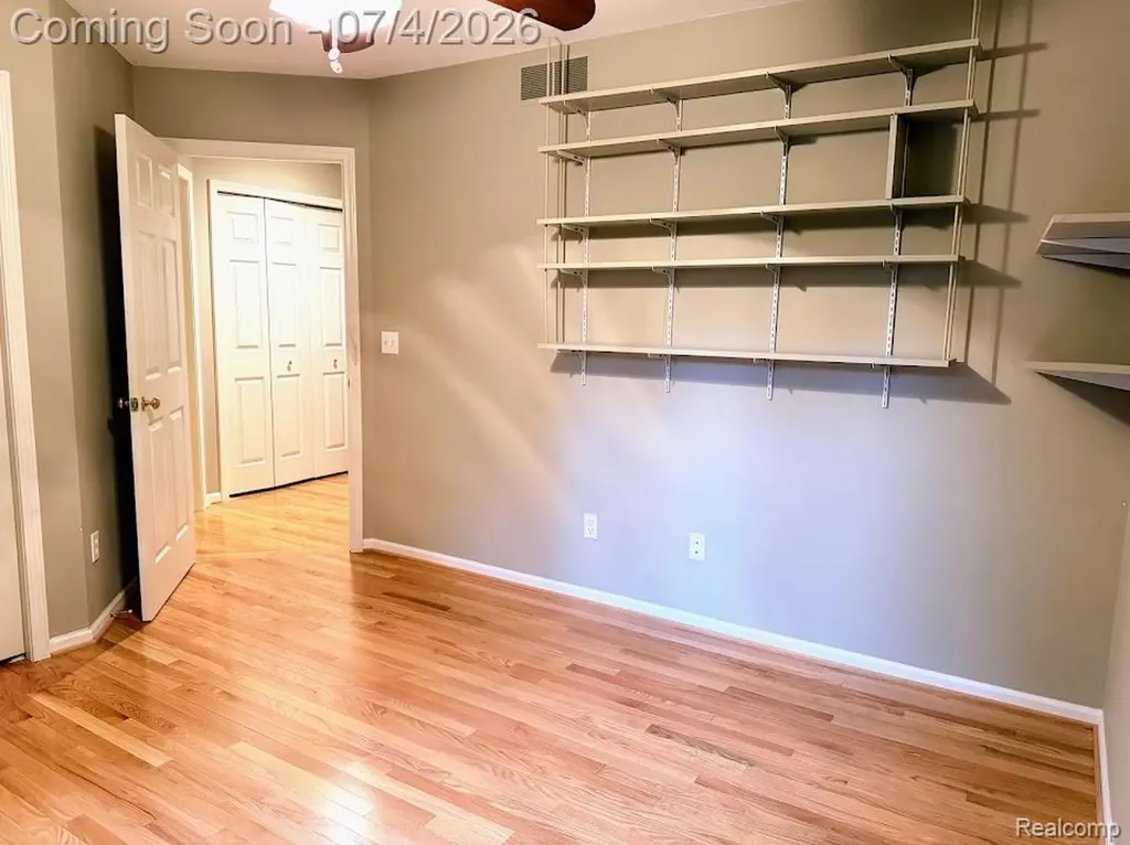 10928 Sunny Ridge Court Hamburg Township MI 48169