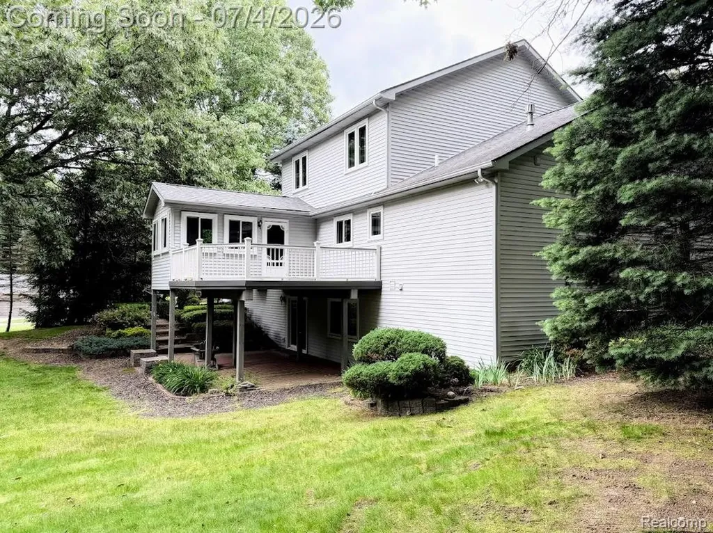 10928 Sunny Ridge Court Hamburg Township MI 48169