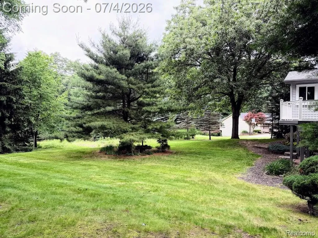 10928 Sunny Ridge Court Hamburg Township MI 48169