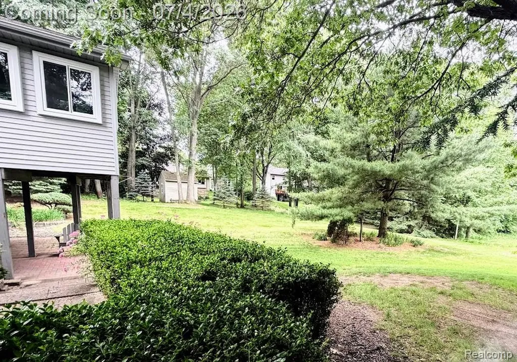 10928 Sunny Ridge Court Hamburg Township MI 48169